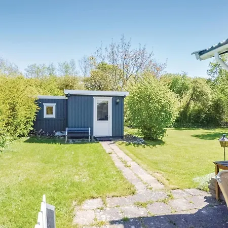 Three-bedroom Holiday In 펜션 *