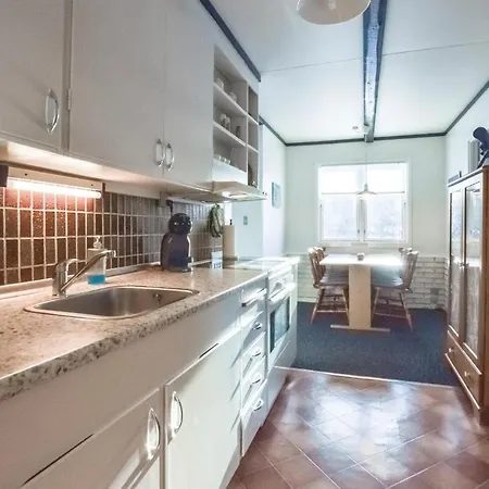 Three-bedroom Holiday In 펜션 *